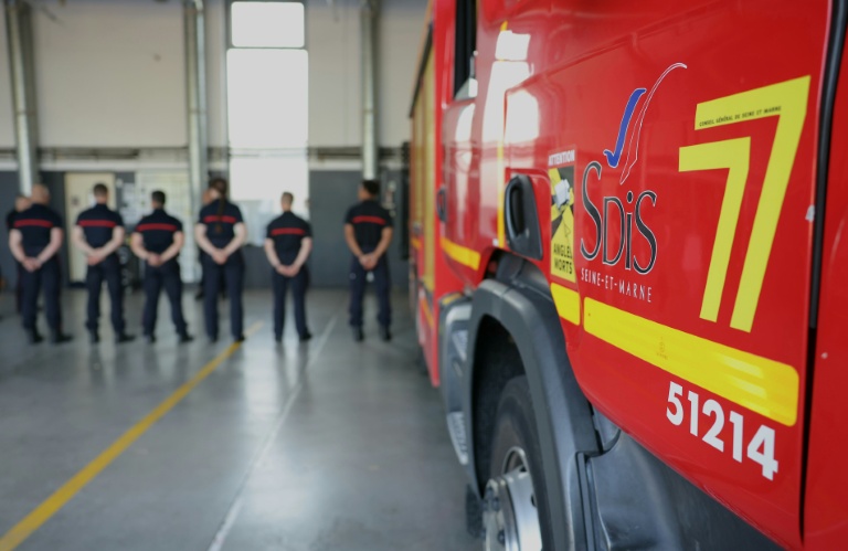 Des pompiers du service d'incendie et de secours (SDIS 77) dans la caserne de Ferrières-en-Brie, en Seine-et-Marne, le 10 juillet 2026 
