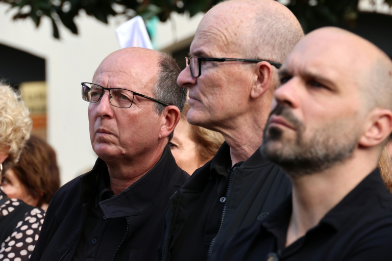 Paul-Félix Benedetti (gauche), Jean-Paul Carrolaggi (centre) et Romain Colonna lors de la manifestation anti-mafia à Ajaccio samedi 