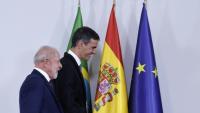 Le président brésilien Luiz Inacio Lula da Silva (à gauche) et le Premier ministre espagnol Pedro Sanchez, le 17 avril 2026 à Barcelone
