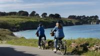 Sur une route de Belle-Île-en-Mer, dans le Morbihan, le 17 avril 2026