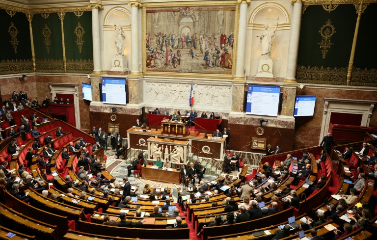 Les députés socialistes ont déjà annoncé qu'ils voteraient contre l'ensemble des textes, y compris ceux auxquels ils ne sont pas opposés sur le fond, refusant de valider des propositions du groupe d'extrême droite