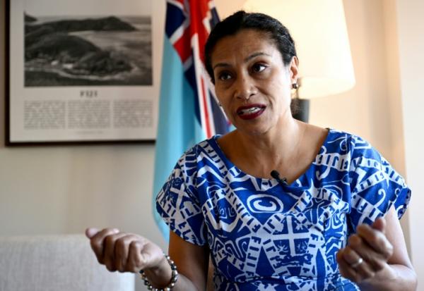 La ministre fidjienne de l'Information, de l'Environnement et du Climat, Lynda Tabuya,  lors d'un entretien avec l'AFP en marge du sommet du Pacifique pré-COP31, à Nadi, le 7 octobre 2026