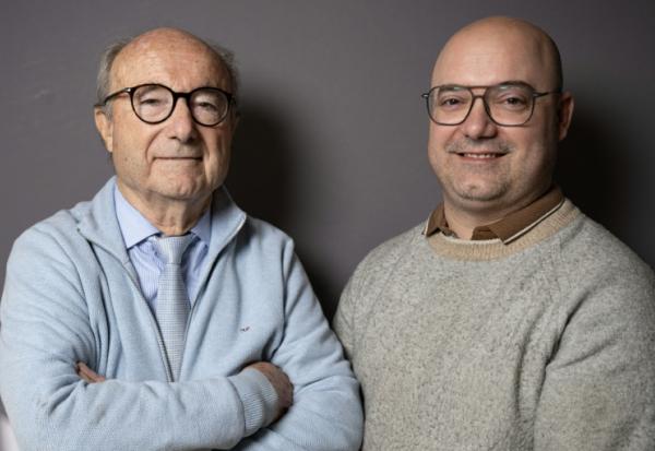 Jacques Bompard (G), président de la Ligue du Sud, et son fils Yann Bompard (D), à Orange (Bouches-du-Rhône), ville où ils se sont succédés à la mairie, le 4 févier 2026