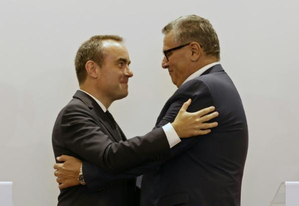 Le Premier ministre français Sébastien Lecornu (g) et son homologue marocain Aziz Akhannouch à l'issue d'une conférence de presse au ministère des Affaires étrangères à Rabat, le 16 juillet 2026 au Maroc
