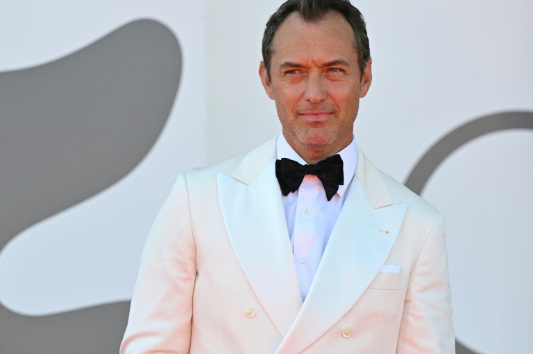 L'acteur britannique Jude Law sur le tapis rouge pour la présentation du film 