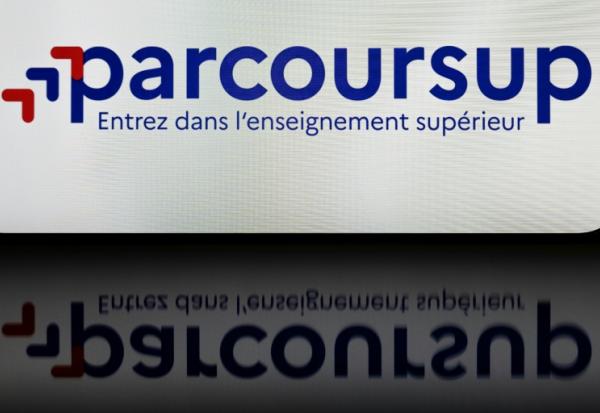 Parcoursup: plus d'un million de candidats en attente des résultats
