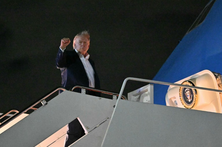 Donald Trump avant de s'envoler pour un G7 en France, le 15 juin 2026