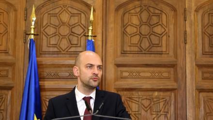 Le ministre français des Affaires étrangères Jean-Noël Barrot lors d'une conférence de presse à Beyrouth, le 6 février 2026 au Liban