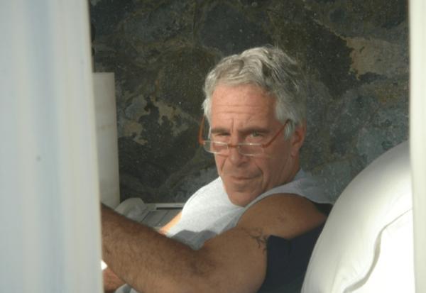 Photo non datée de Jeffrey Epstein fournie le 19 décembre 2025 par le ministère américain de la Justice