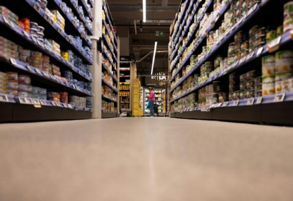 "Dans les supermarchés, les promotions censées vous permettre de faire des économies poussent surtout à acheter des aliments mauvais pour la santé", dénoncent sept associations