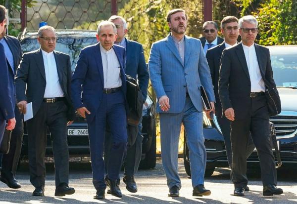 Photo diffusée par le ministère iranien des Affaires étrangères le 26 février 2026 montrant des diplomates et membres de la délégation iranienne lors des pourparlers entre l’Iran et les Etats-Unis à Genève, en Suisse