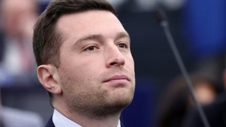 Le président du Rassemblement national et eurodéputé, Jordan Bardella, le 9 février 2026 au Parlement européen à Strasbourg