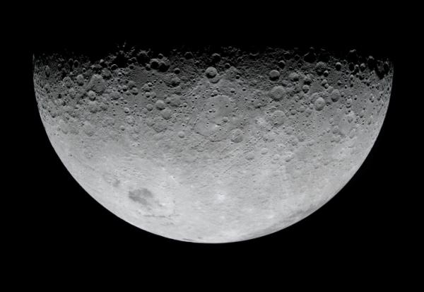 Image diffusée le 9 avril 2026 par la Nasa montrant une vue de la Lune, prise par l'équipage d'Artémis II depuis le vaisseau spatial Orion, le 6 avril 2026