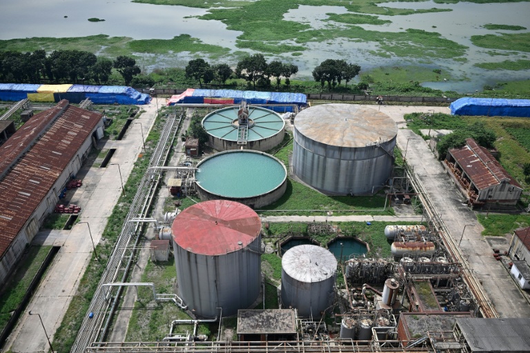 Vue aérienne de l'usine d'engrais de Ashuganj, dans l'est du Bangladesh, à l'arrêt depuis un an, le 12 août 2026
