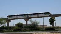 Un monorail récemment inauguré circule dans la nouvelle capitale administrative à l'est du Caire le 22 mai 2026, en Egypte