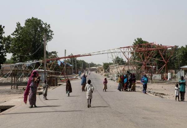 Une antenne de télécommunications abattue par les islamistes de Boko Haram, dans l'Etat de Borno, au Nigeria, le 15 février 2017