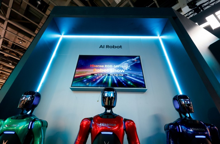 Des robots exposés sur le stand du fabricant d'électronique chinois Hisense au salon de l'électronique IFA à Berlin, le 5 septembre 2025