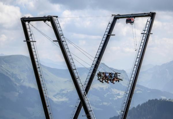 La balançoire du Grand Chamossaire, au-dessus de Villars-sur-Ollon, en Suisse, le 20 juillet 2026