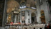 Le pape Léon XIV célèbre la messe de Noël le 24 décembre 2025 dans la basilique Saint-Pierre au Vatican