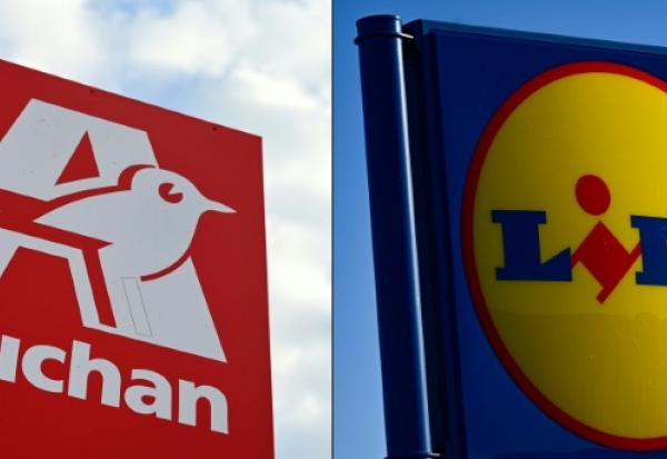 La grande distribution poursuit sa restructuration : à la veille d'une bascule inédite des supermarchés Auchan sous enseigne Intermarché et Netto, le distributeur nordiste a annoncé jeudi vouloir céder 17 magasins à Lidl, qui change de patron mais maintient sa stratégie d'expansion