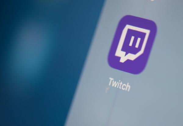 Le logo de l'application de la plateforme de streaming vidéo en direct américaine Twitch sur l'écran d'une tablette, Photo prise le 24 juillet 2019 à Paris 
