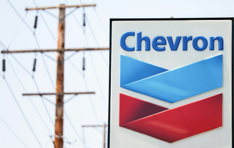 Le logo Chevron dans une station-service californienne, le 22 mai 2023