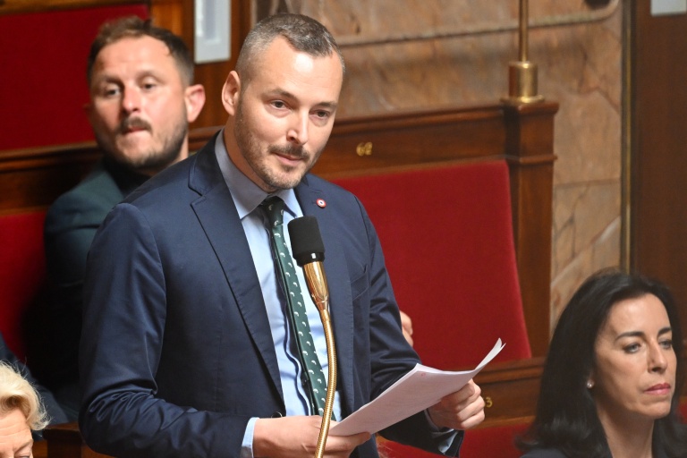 Le député RN Frédéric Falcon (c) à l'Assemblée nationale à Paris, le 6 juin 2023