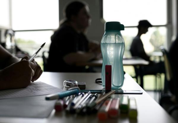 Des lycéens passent l'épreuve de philosophie du bac à Bordeaux le 15 juin 2022