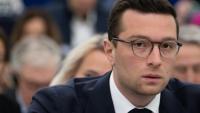 Le président du Rassemblement National (RN) et député européen, Jordan Bardella, participe à un vote lors d'une session plénière au Parlement européen à Strasbourg, le 20 mai 2026