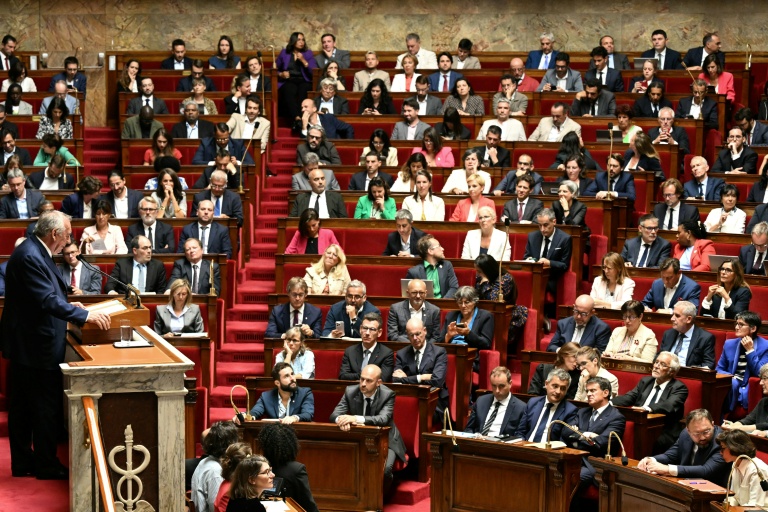 François Bayrou devant l'Assemblée nationale qui s'apprête à lui refuser la confiance, le 8 septembre 2025 à Paris
