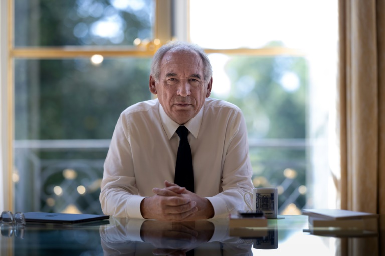 Le Premier ministre François Bayrou dans son bureau à l'hôtel Matignon, le 6 septembre 2025 à Paris