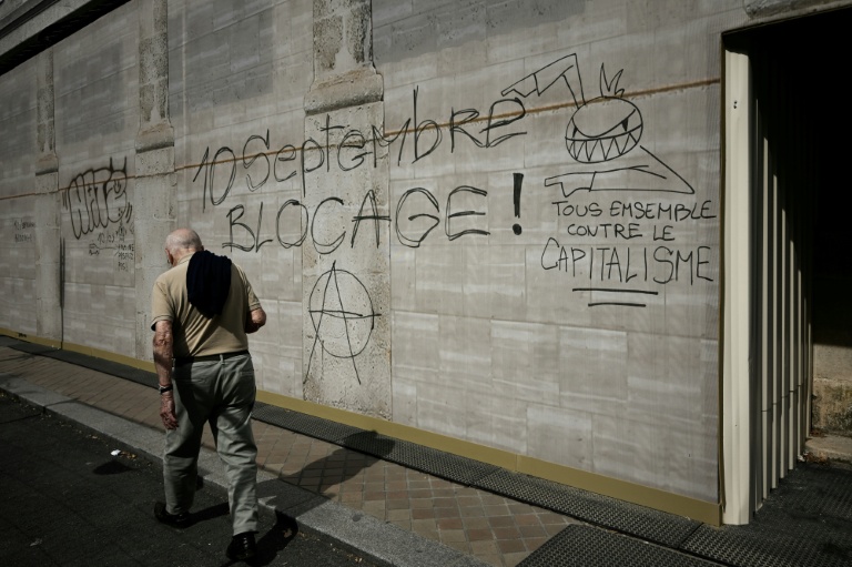 Graffiti sur un mur de Bordeaux avant le mouvement