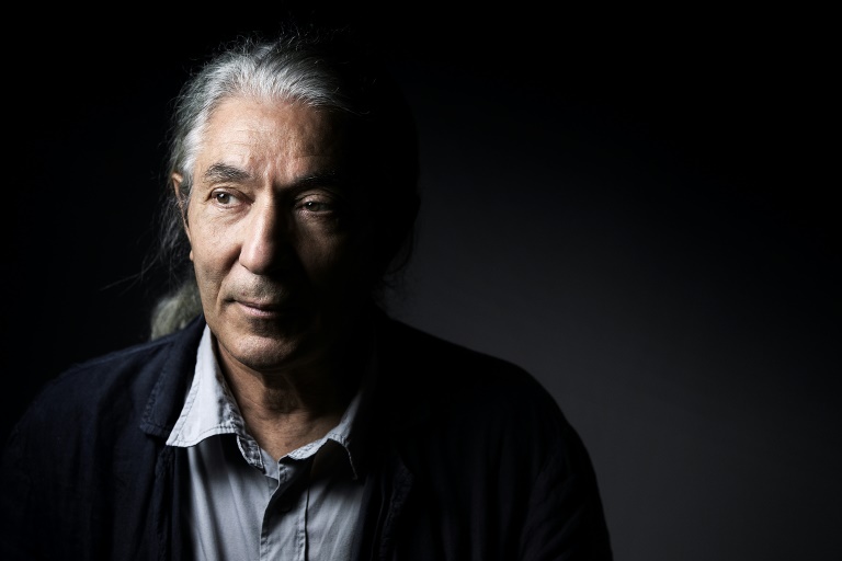 L'écrivain franco-algérien Boualem Sansal pose à Paris le 4 septembre 2015