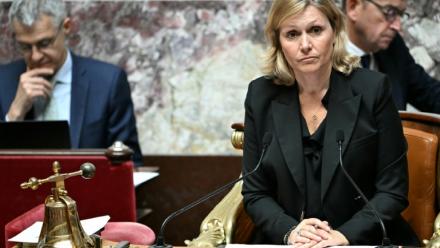 La présidente de l'Assemblée nationale française, Yael Braun-Pivet, dirige la session parlementaire extraordinaire avant un vote de confiance sur le budget d'austérité du gouvernement, à l'Assemblée nationale à Paris le 8 septembre 2025