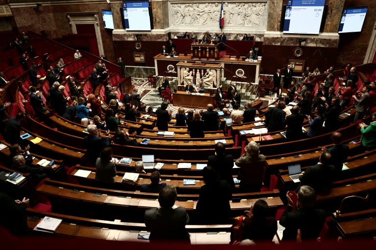 Des députés discutent du projet de loi de financement de la sécurité sociale le 5 novembre 2025 à Paris