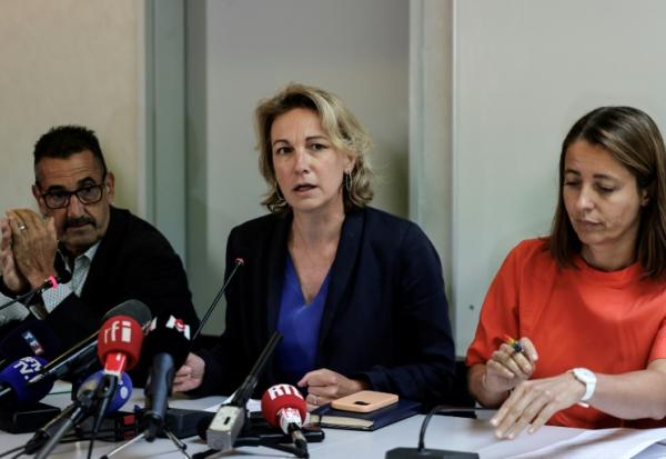 Le secrétaire général de FO Frédéric Souillot, ses homologues de la CFDT Marylise Léon et de la CGT Sophie Binet, lors d'ue conférence de presse à l'issue d'une réunion intersyndicale, le 29 août 2025 à Paris 