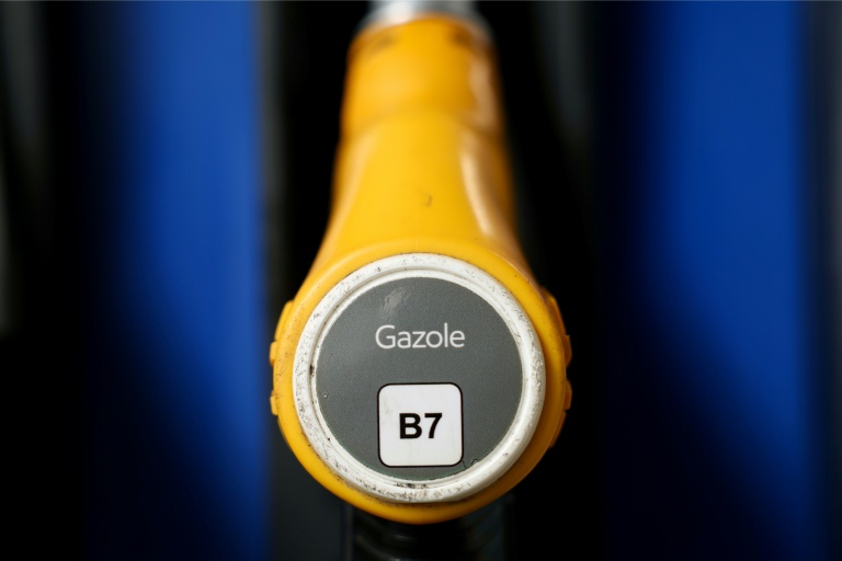 Pompe à gazole dans une station-service à Paris le 16 septembre 2026