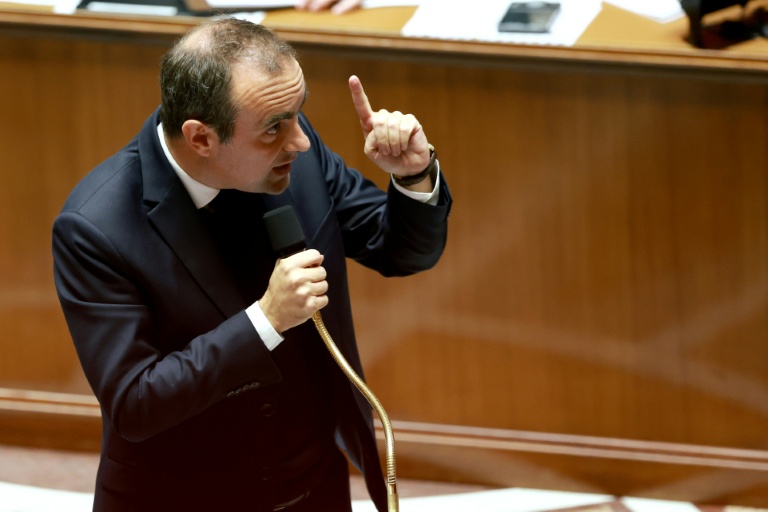 Le Premier ministre Sébastien Lecornu s'exprime lors d'une séance de questions au gouvernement à l'Assemblée nationale, à Paris, le 20 octobre 2026