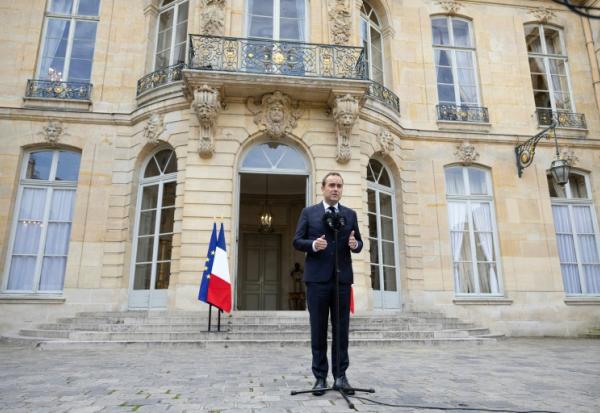 Le Premier ministre Sébastien Lecornu à Matignon le 10 avril 2026, à Paris