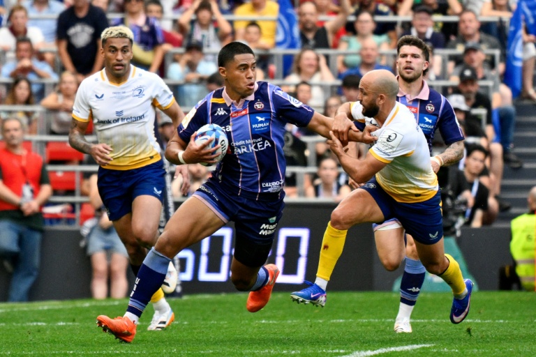 L'arrière néo-zélandais de l'Union Bordeaux-Bègles  back #15 Salesi Rayasi (C) lors de la victoire contre le Leinster en finale de la Champions Cup de rugby, le 23 mai 