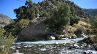 Le fleuve Mapocho au pied des Andes, en périphérie de Santiago, le 28 avril 2026 au Chili
