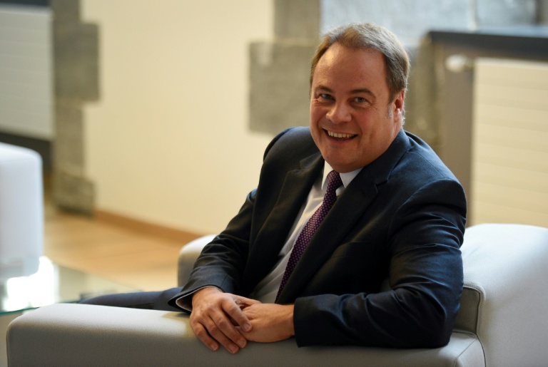 Le maire de Valenciennes Laurent Degallaix dans son bureau, le 12 mai 2017 à Valenciennes, dans le Nord