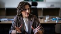 Elisabeth Kaiser, chargée du gouvernement fédéral pour l'Allemagne de l'Est, lors d'un entretien avec l'AFP dans son bureau à Berlin, le 21 août 2026