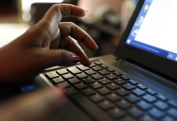 Moins de désinformation en ligne grâce à des attaques contre des centre de données russes...
