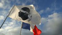 Par la voix d'hommes en armes, le groupuscule clandestin indépendantiste corse FLNC-UC a vivement rejeté l'autonomie actuellement en discussion pour l'île