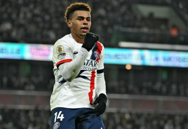 Le milieu de terrain du Paris SG Desiré Doué après avoir marqué un but à Metz en Ligue 1, le 13 décembre 2025
