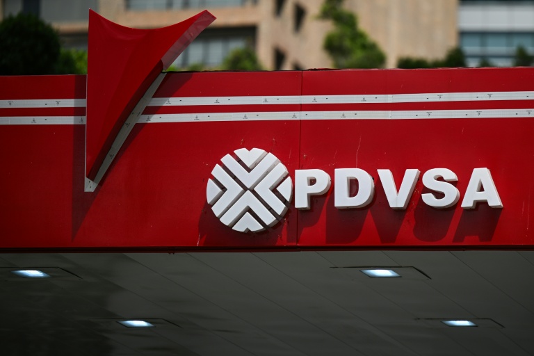 Le logo de la compagnie pétrolière d'État vénézuélienne PDVSA à Caracas, le 10 octobre 2025
