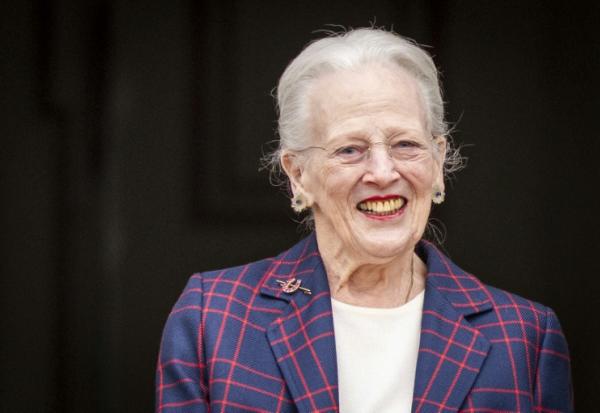 La reine Margrethe de Danemark assiste à un concert donné par le corps musical des Royal Life Guards, à l'occasion de son 86e anniversaire, au palais de Fredensborg, le 16 avril 2026