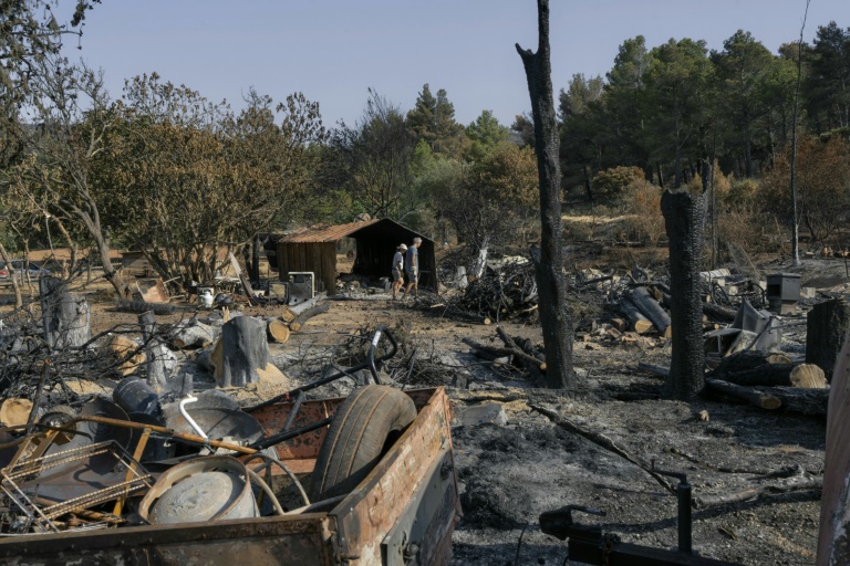 Une ferme détruite après le passage de l'incendie dans l'Aude, à Fontjoncouse, le 9 août 2025