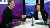 Rachida Dati, candidate LR à la mairie de Paris, et Emmanuel Grégoire, député PS et Apparentés et candidat à la mairie de Paris, sur le plateau avant un débat télévisé organisé par BFMTV à Paris, le 18 mars 2026